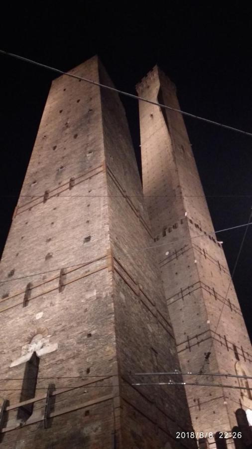 Homeinbo Bologna Bagian luar foto